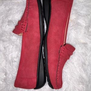 ⭐️FREE FOR $3⭐️ NWOT Women’s Solid Color Red Loafers